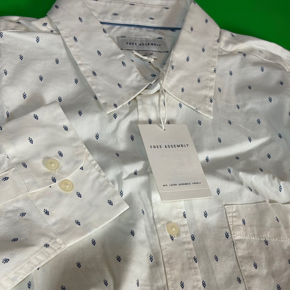 Free Assembly Button Up Shirt Mens L White Navy Arrow Print Snowy Egret AOP NWT
